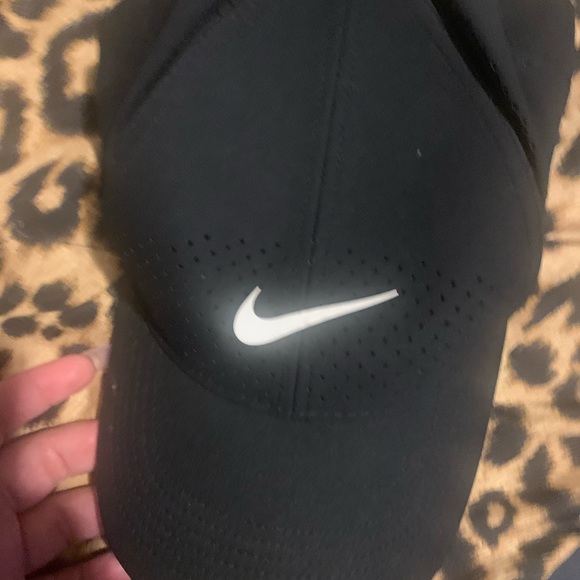 Nike dryfit - Picture 1 of 3